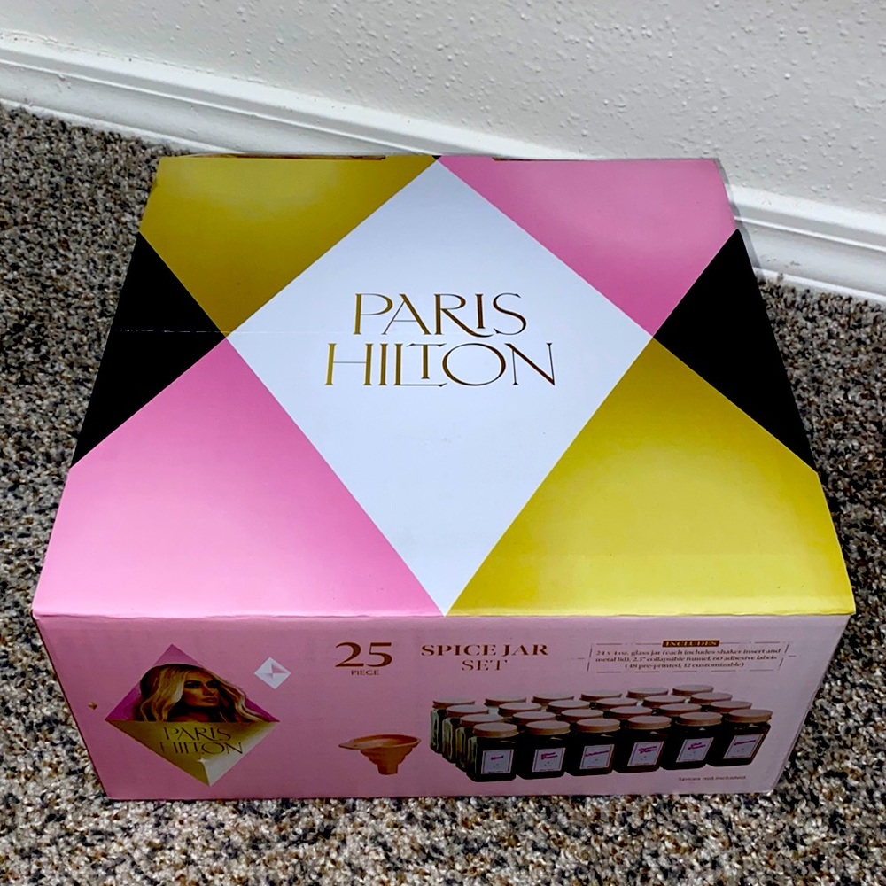 Paris Hilton Spire Jar Set